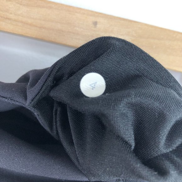 Lululemon Cool To Street Crops Black Mesh Capris - Picture 3 of 3